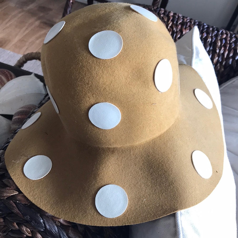 Super cute 1970’s vintage floppy polka dot hat
